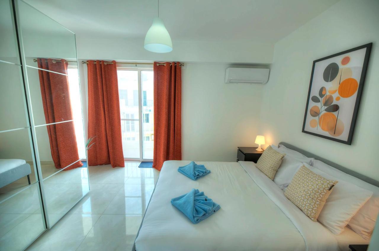 Seafront Beautifully Furnished 2 Bedrooms Gogzr-3 Gzira Екстер'єр фото