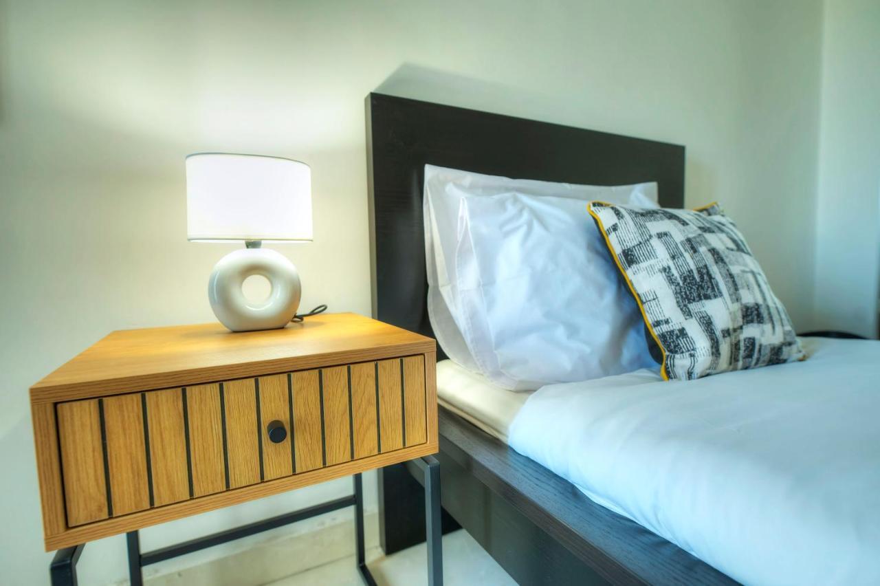 Seafront Beautifully Furnished 2 Bedrooms Gogzr-3 Gzira Екстер'єр фото