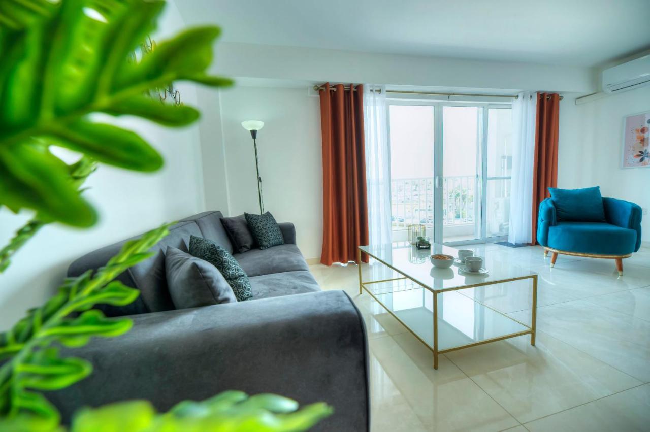 Seafront Beautifully Furnished 2 Bedrooms Gogzr-3 Gzira Екстер'єр фото