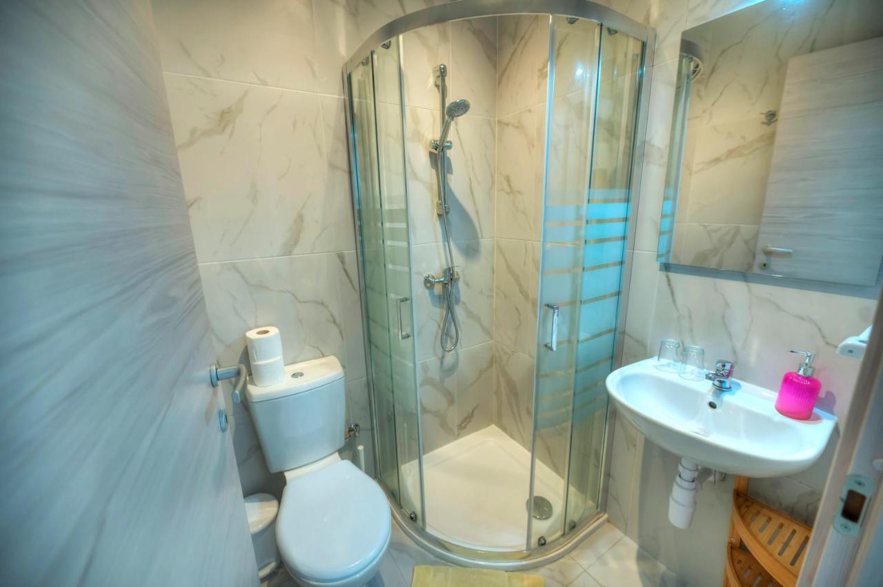 Seafront Beautifully Furnished 2 Bedrooms Gogzr-3 Gzira Екстер'єр фото
